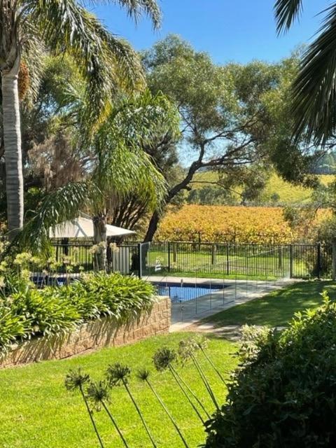 Amande Bed And Breakfast Mclaren Vale Eksteriør bilde